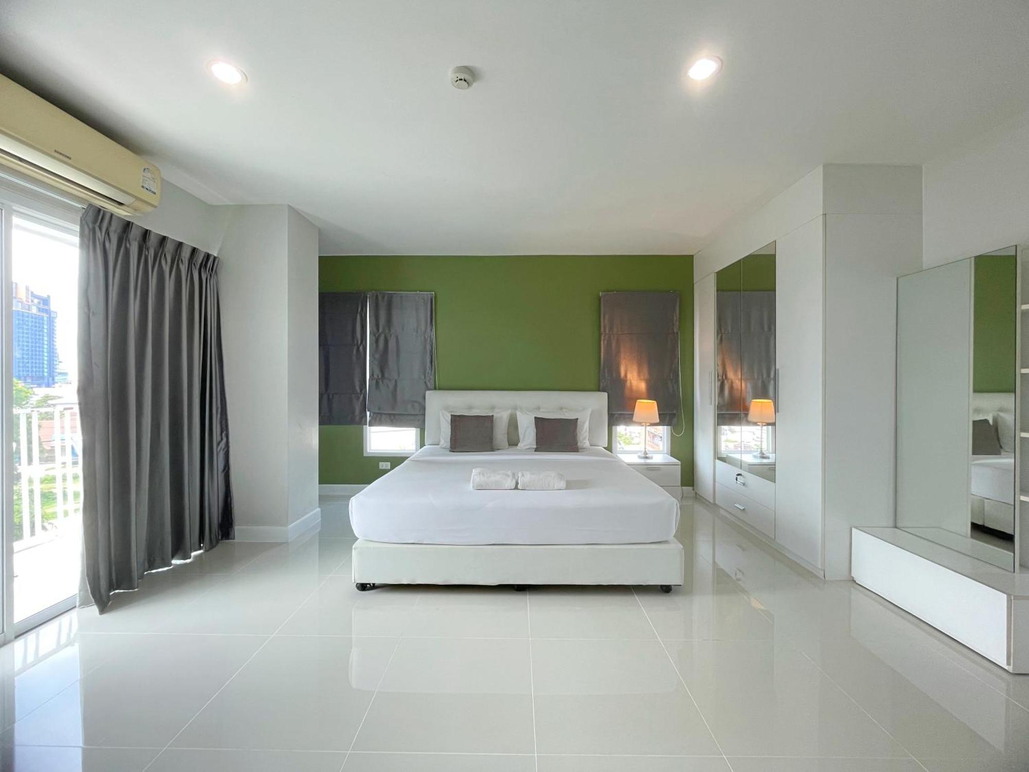 Hotel Baan Pattaya By Sabai Esterno foto
