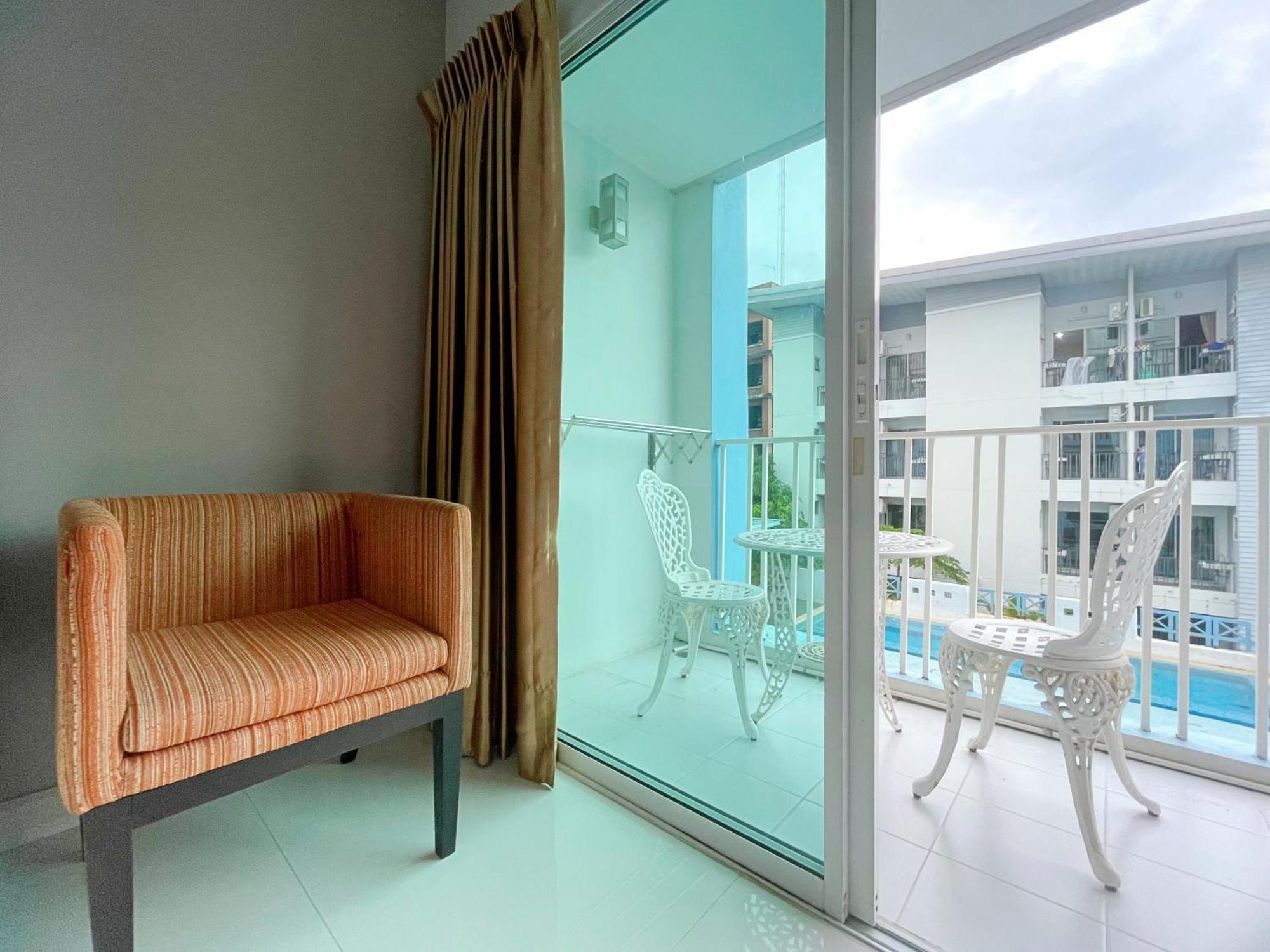 Hotel Baan Pattaya By Sabai Esterno foto