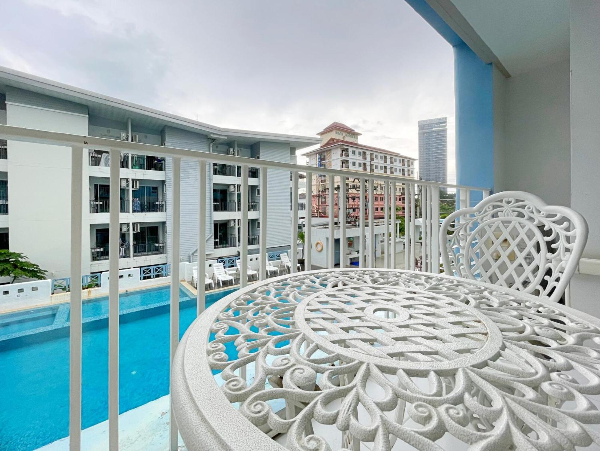 Hotel Baan Pattaya By Sabai Esterno foto