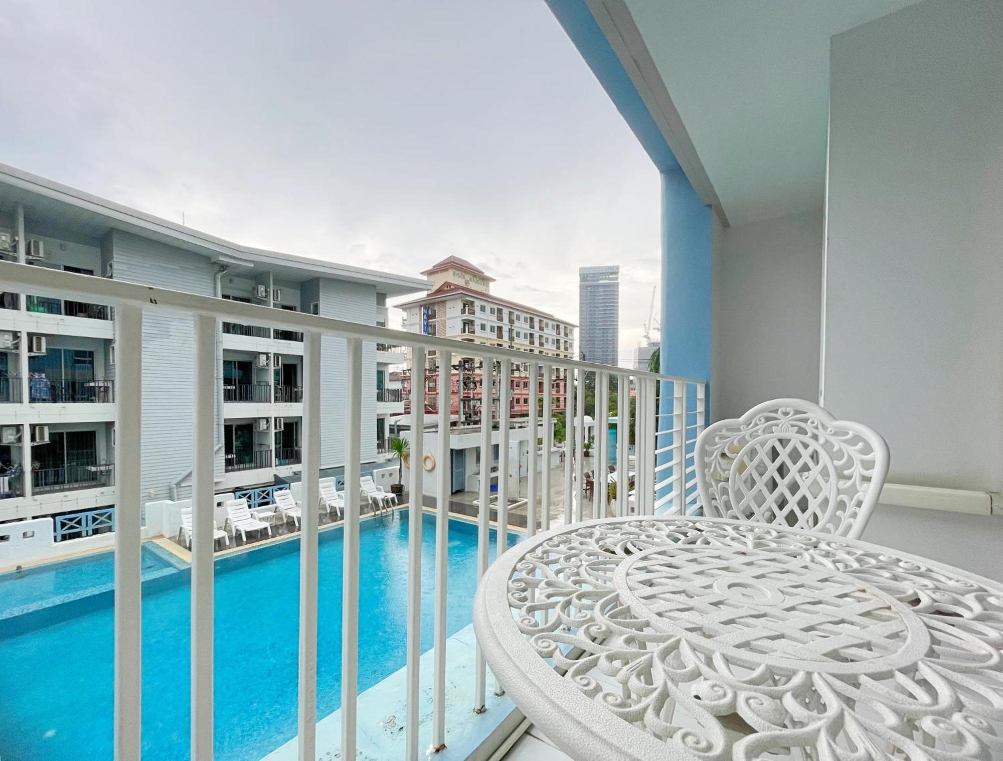 Hotel Baan Pattaya By Sabai Esterno foto