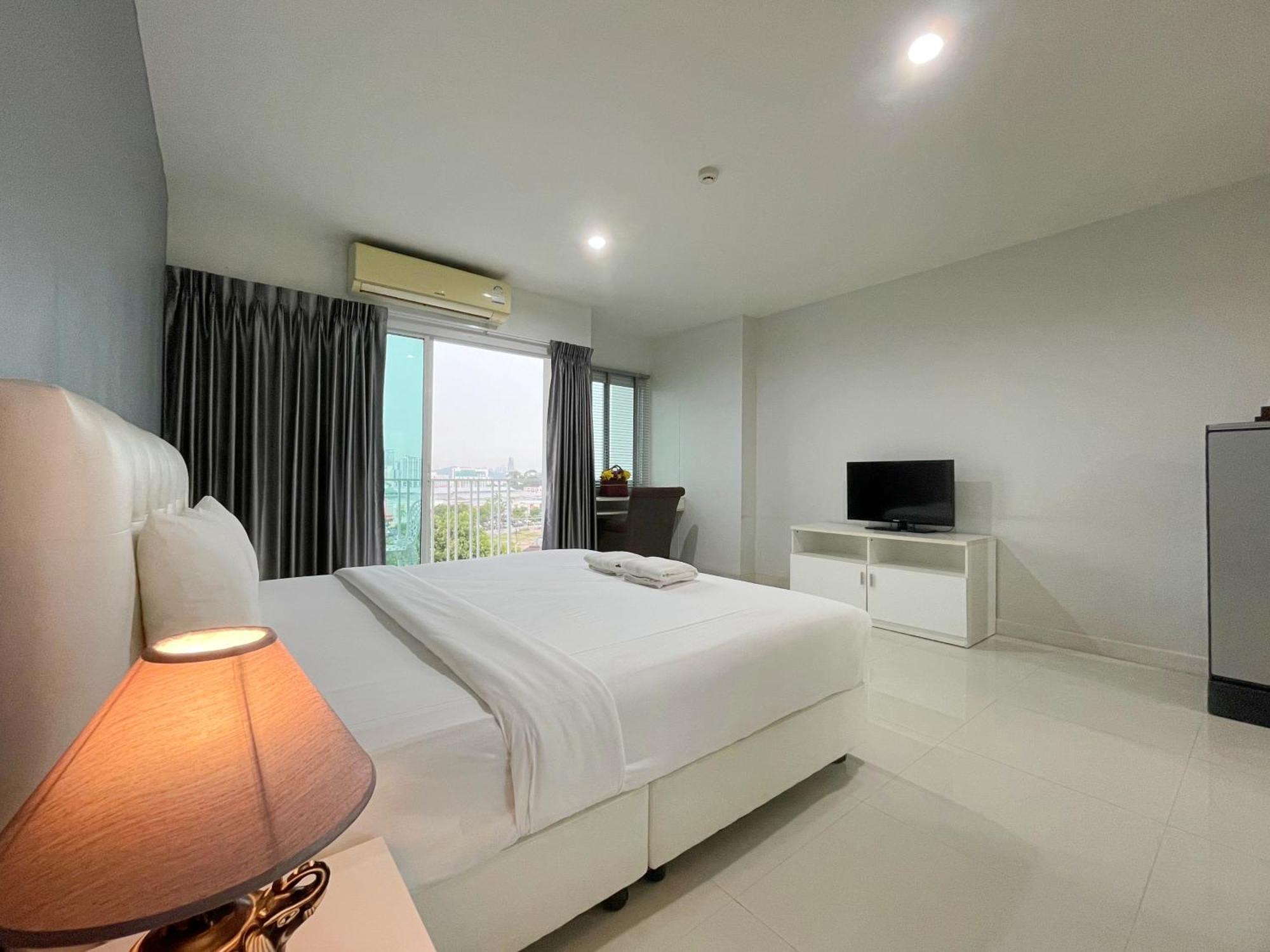 Hotel Baan Pattaya By Sabai Esterno foto