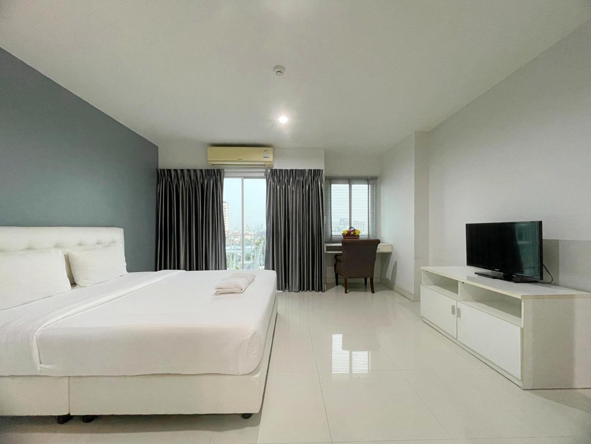 Hotel Baan Pattaya By Sabai Esterno foto