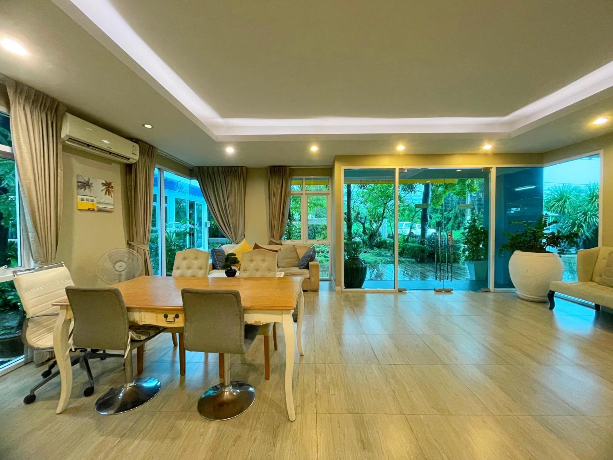 Hotel Baan Pattaya By Sabai Esterno foto