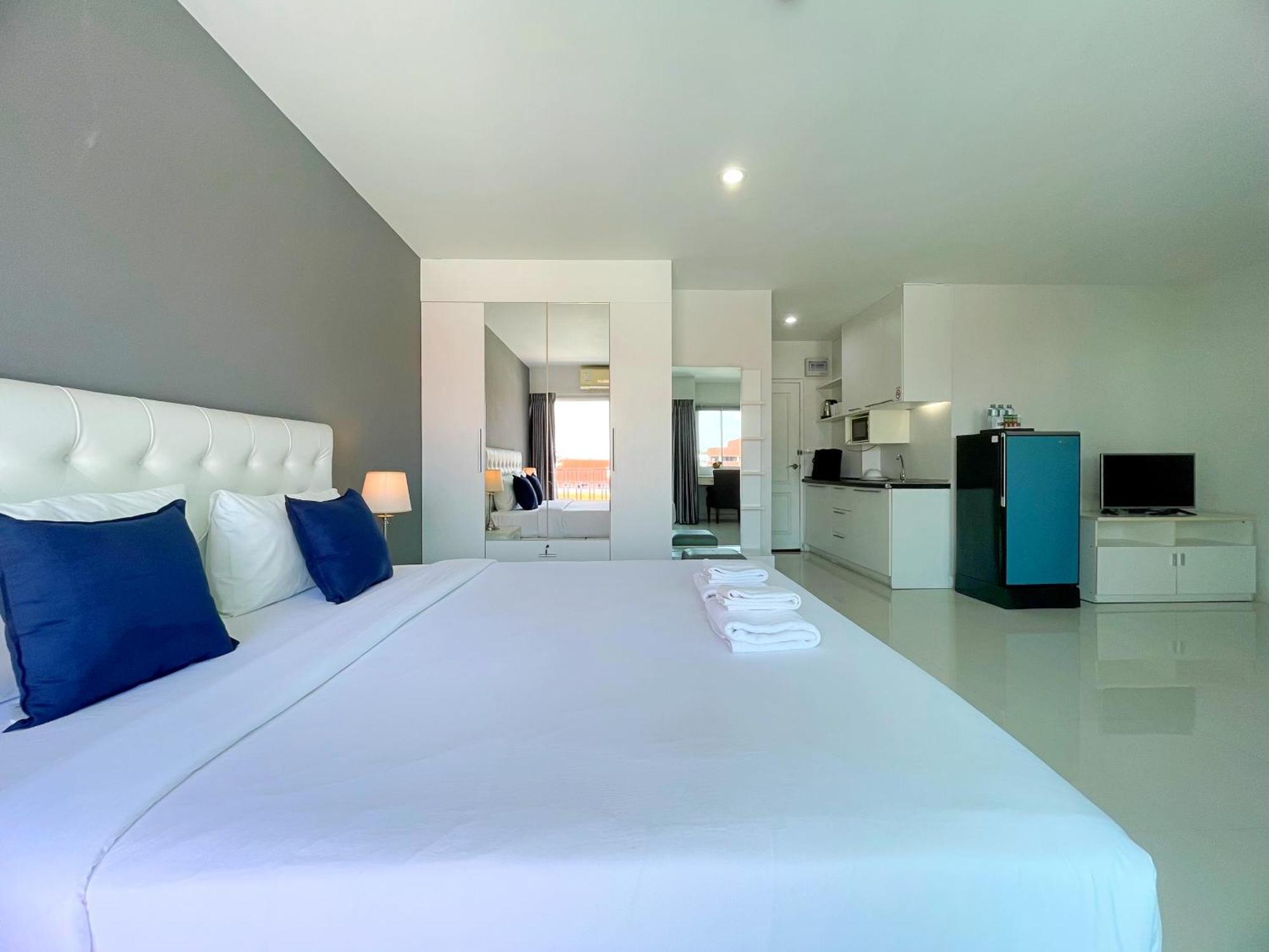 Hotel Baan Pattaya By Sabai Esterno foto