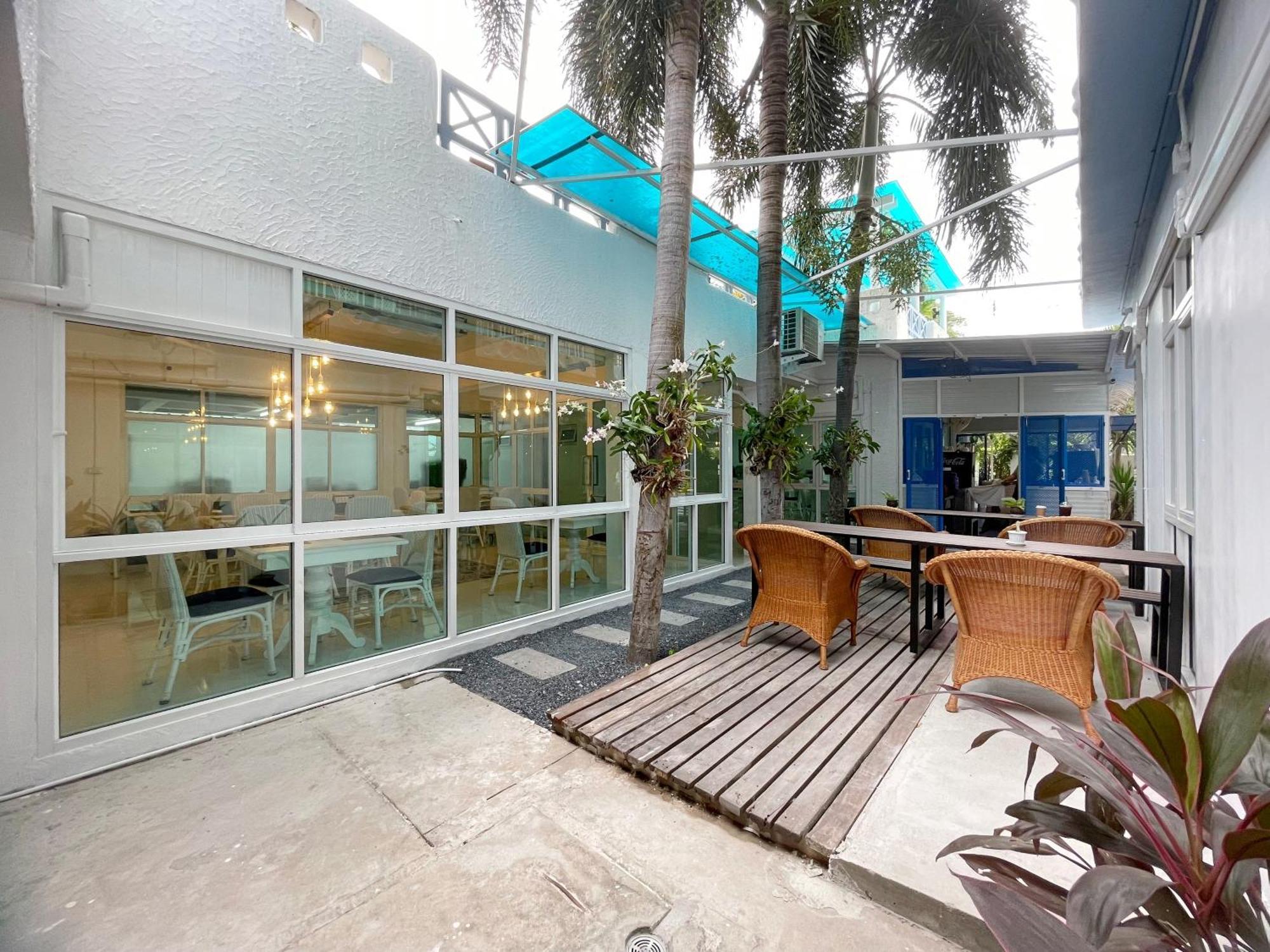Hotel Baan Pattaya By Sabai Esterno foto